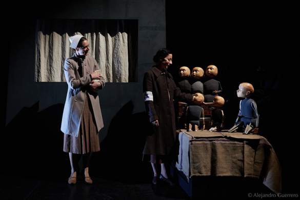 Spectacle "Juste Irena" de Léonore Chaix, programmé au Théâtre de Suresnes Jean Vilar dans le cadre de la saison 24-25