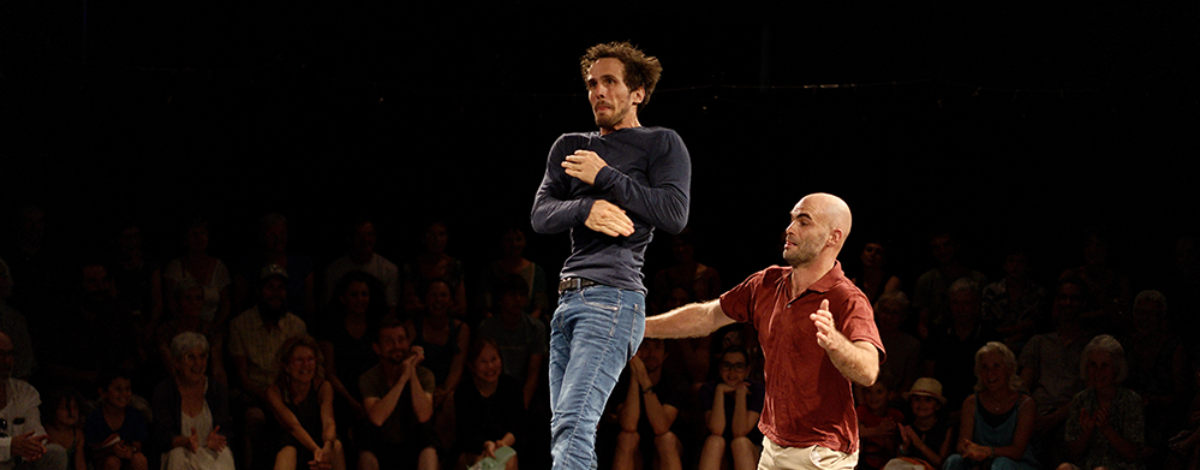 Spectacle "De bonnes raisons" de Matthieu Gary et Sidney Pin, programmé au Théâtre de Suresnes Jean Vilar dans le cadre de la saison 24-25