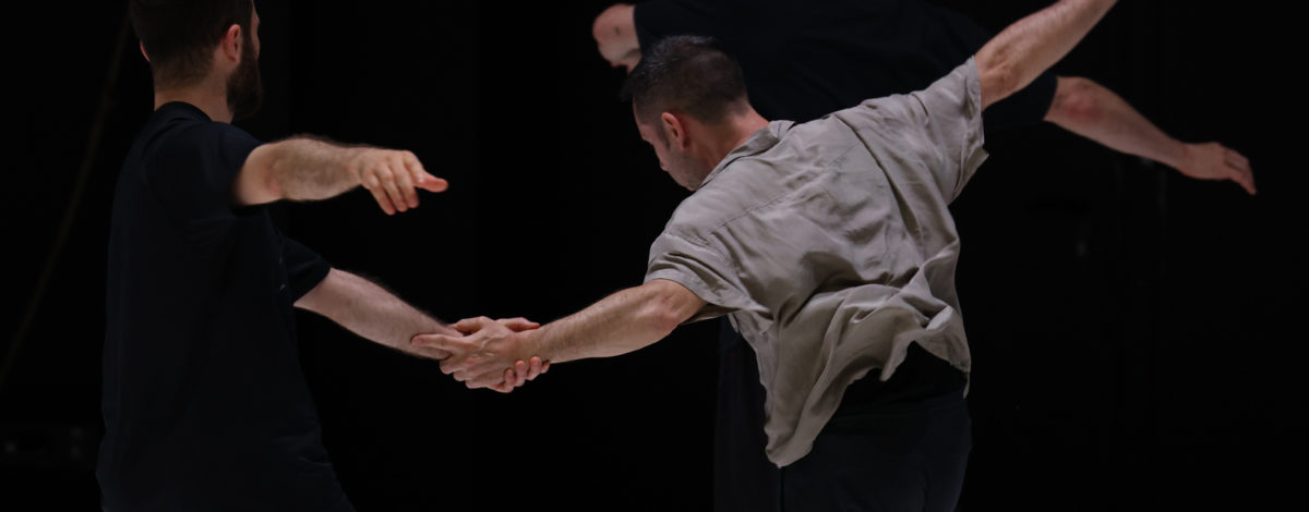 Spectacle "Tendre colère" chorégraphié par Christian et François Ben Aim, Création saison 2024-2025, Pièce pour 10 interprètes. Avec : Eva Assayas, Jamil Attar, Johan Bichot, Alex Blondeau, Rosanne Briens, Chiara Corbetta, Andrea Givanovitch, Jeremy Kouyoumdjian, Emilio Urbina. Programmé au Théâtre de Suresnes Jean Vilar dans le cadre du festival Suresnes Cités Danse 2025.